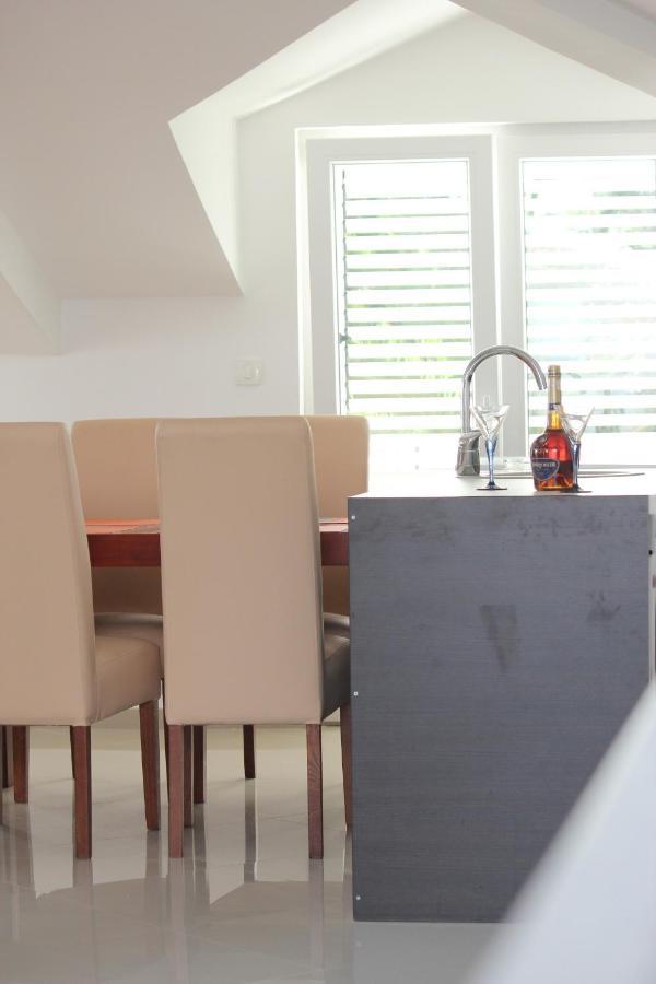 Appartement Penthouse By The Sea à Tivat Extérieur photo
