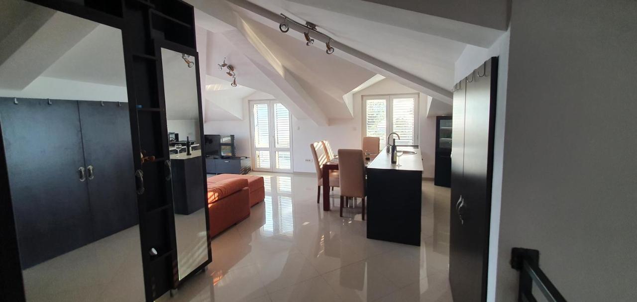 Appartement Penthouse By The Sea à Tivat Extérieur photo